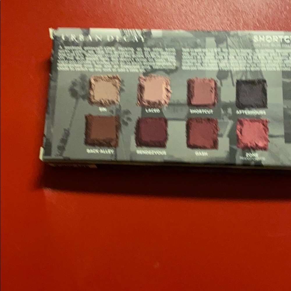 Eyeshadow - Picture 3 of 3